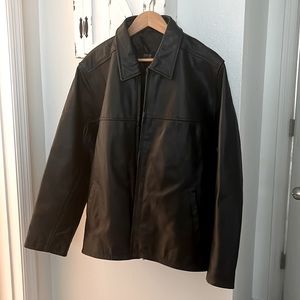 Mens Burke bay leather jacket Large genuine leather New never worn. Extra button
